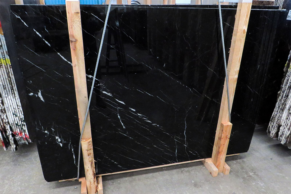 черный мрамор плитка и слэб
